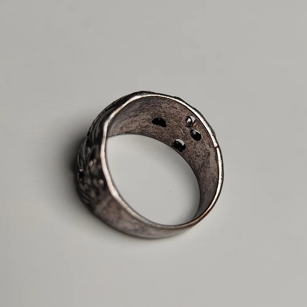 Yin Yang rhinestones ring Size 7.5 Vintage 90s